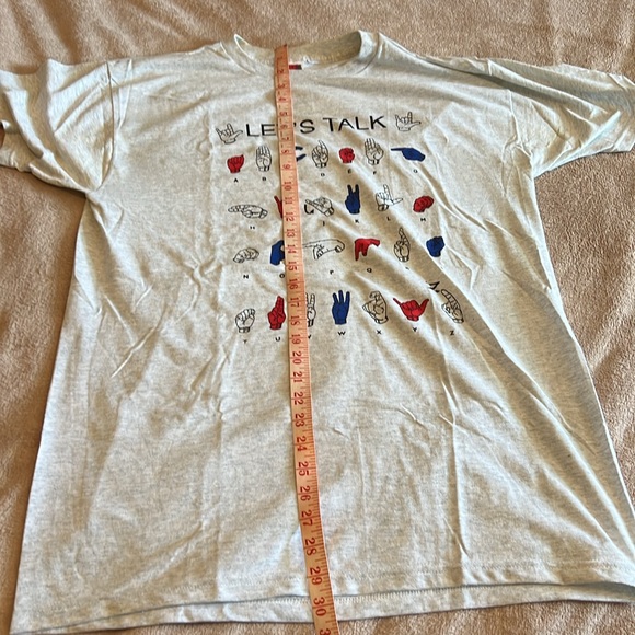 Gently worn American Sign Language Alphabet T-Shirt, Name: Sandra, Size L 🤟🏼 - Picture 4 of 6